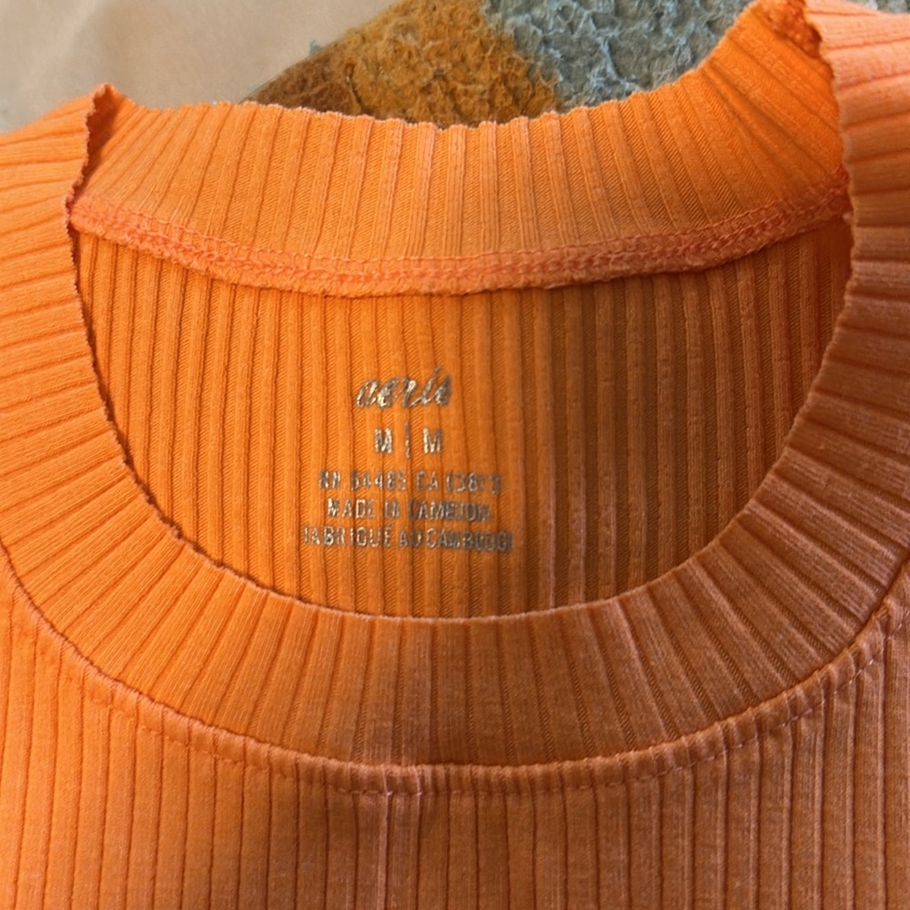 TWO NWT AERIE TOPS CROP TANK SIZE MEDIUM Orange and Purple Ribbed Tank Tops - Picture 4 of 5
